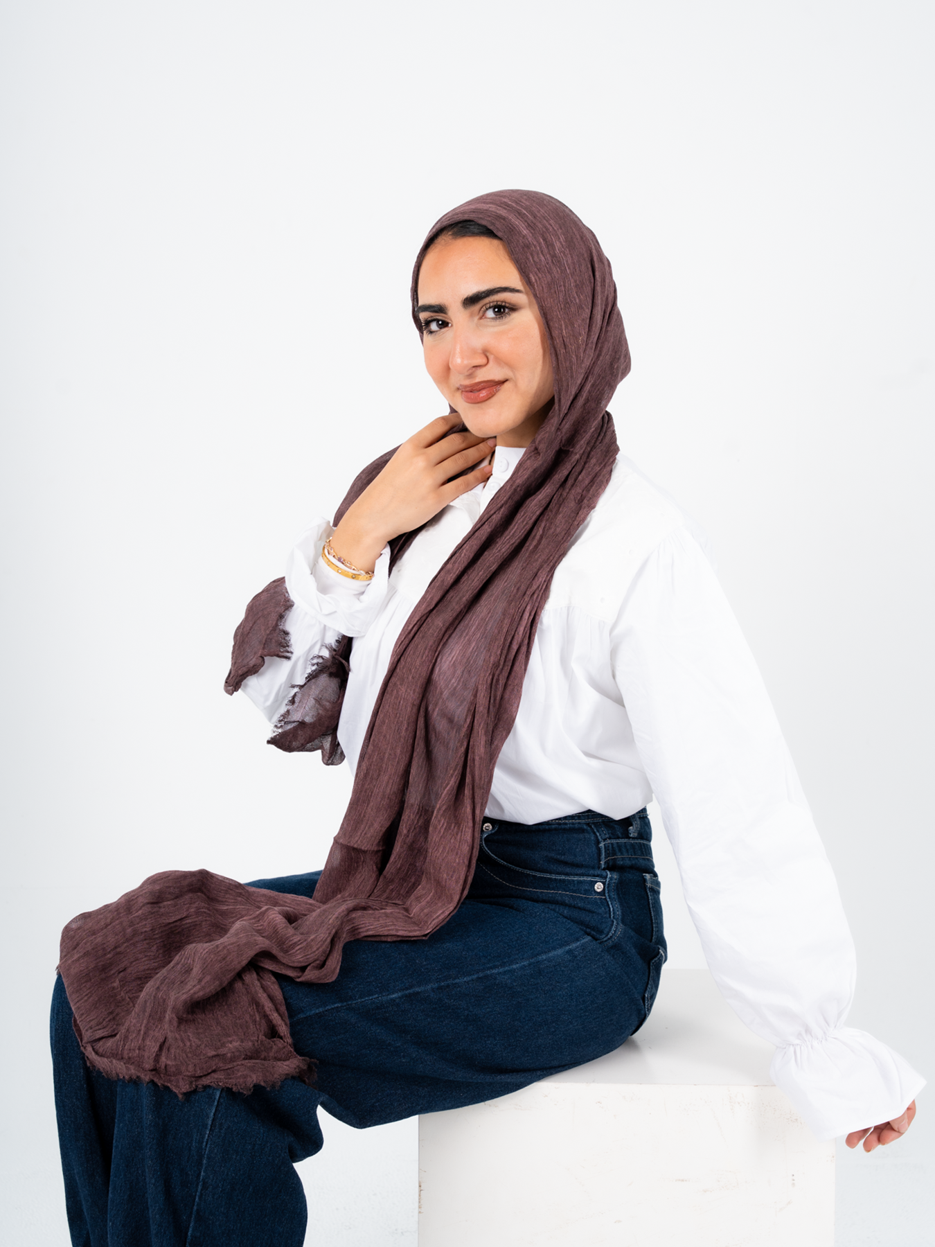 Burgundy Ready To Go hijab by THT GIRL displayed on a mannequin, showcasing lightweight, comfortable fabric and stylish design.