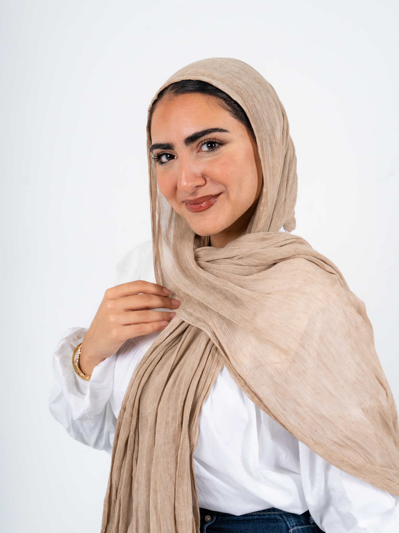 THT GIRL Ready To Go hijab in latte color, soft and comfortable Islamic head covering displayed flat on a white background.