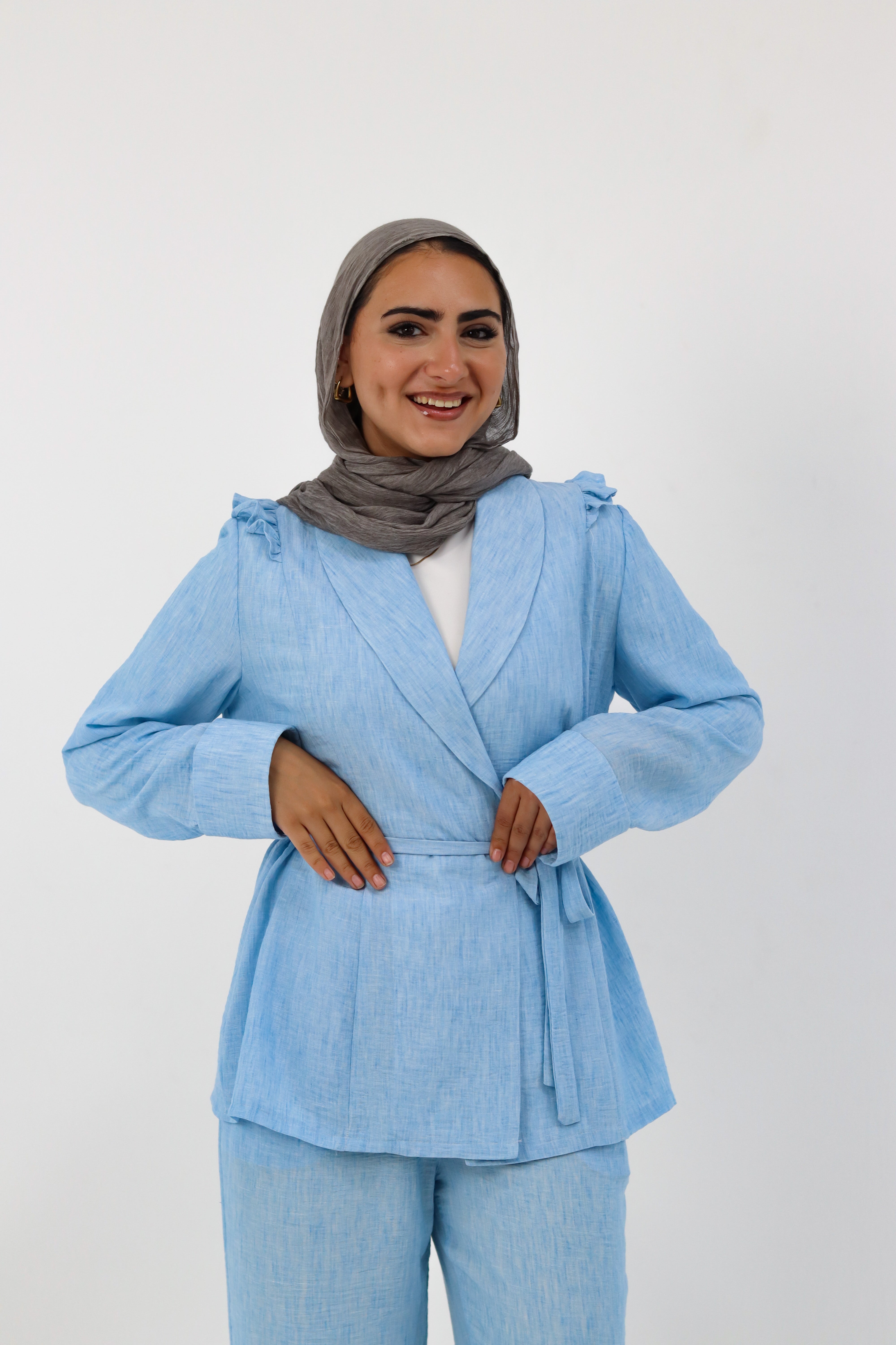 THT GIRL Roe Suit-Jeans fashion outfit featuring stylish denim jeans and matching top, casual and trendy clothing ensemble.