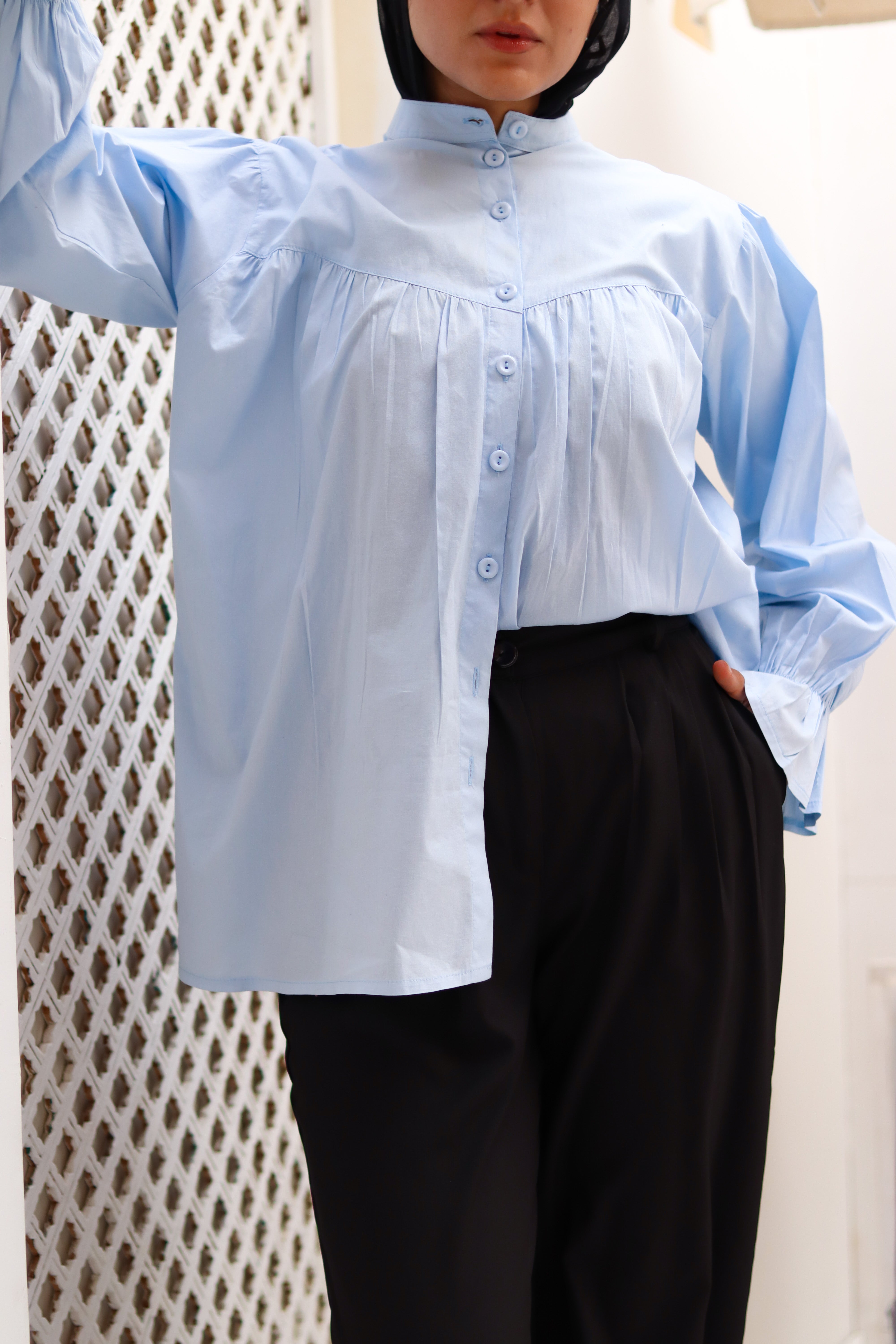 Black loose pants from THT GIRL, featuring a relaxed fit and casual style, shown on a neutral background.
