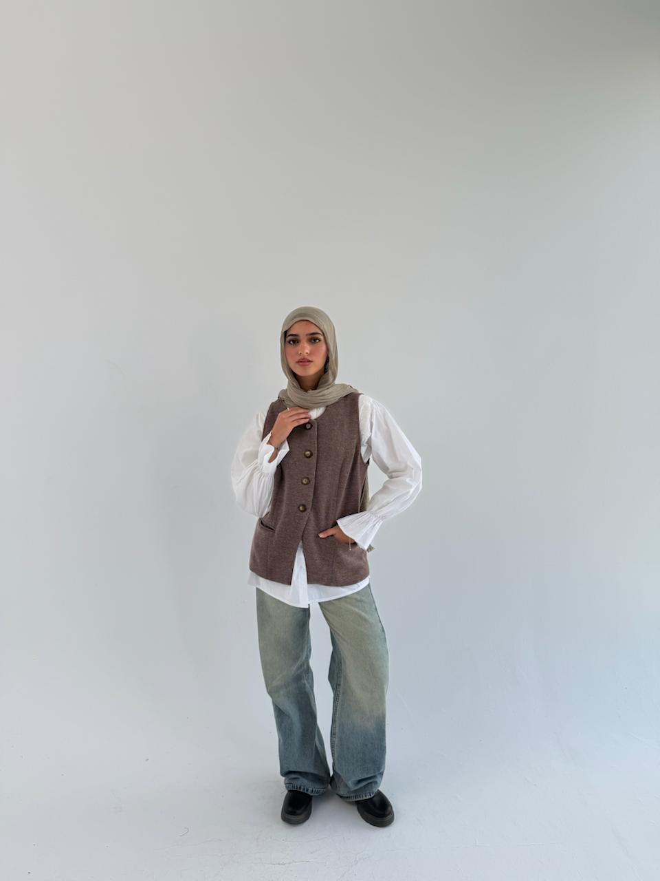 THT GIRL London vest in stylish design, featuring a fitted silhouette and modern details, suitable for casual or layered looks.